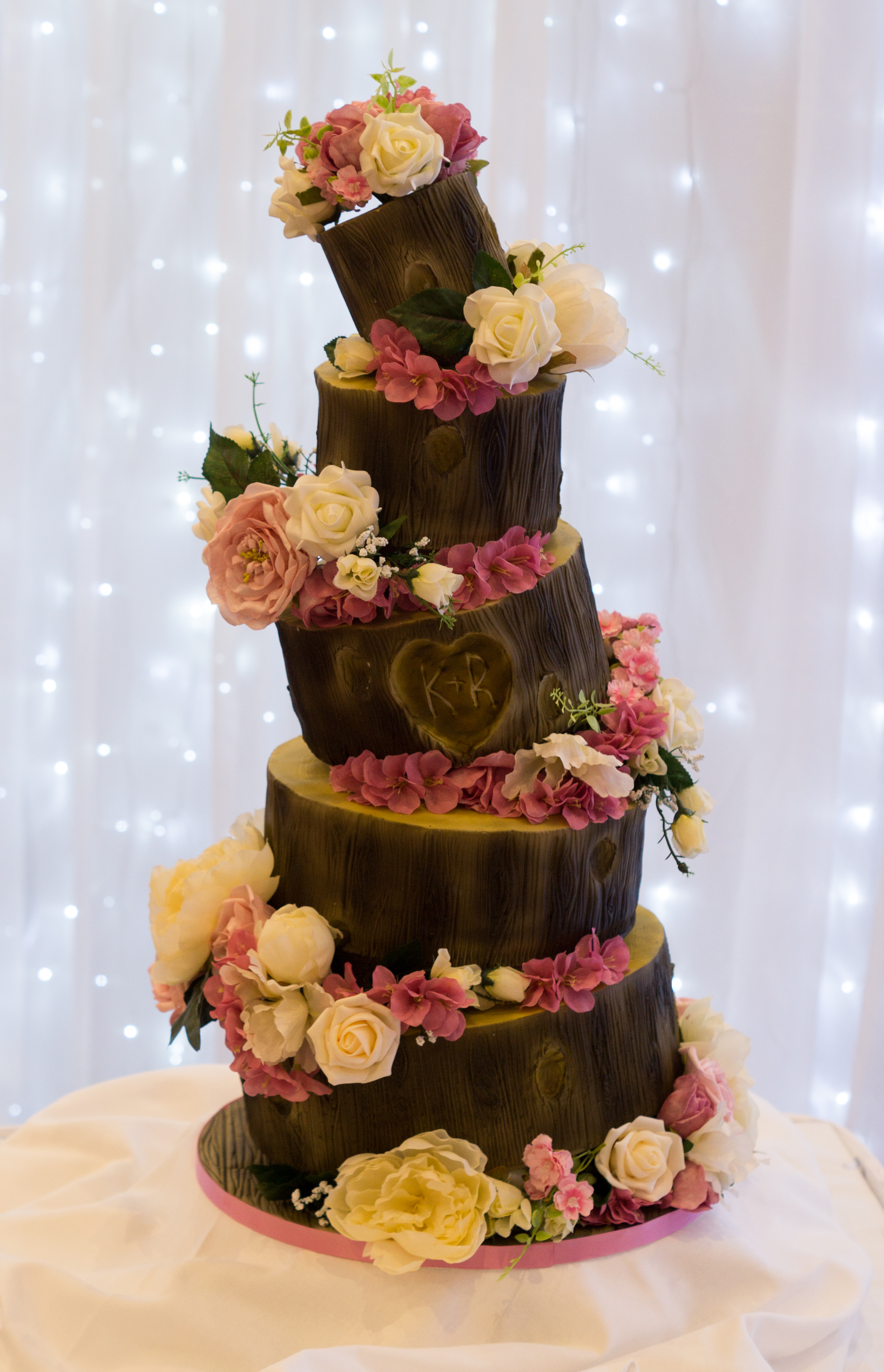 Unique country wedding cake